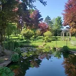 La Fontaine D'inville Hotell *